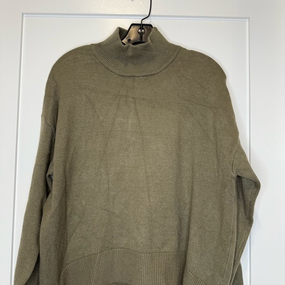 Oak and fort green turtleneck sweater - Picture 2 of 9